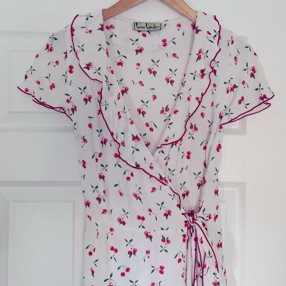 Loco Lindo Ruffle Wrap Dress EUC 🍒